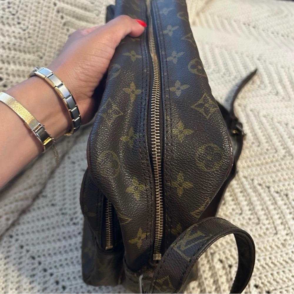 Authentic Louis Vuitton Monogram Double Zip Crossbody in Brown and Gold - Picture 8 of 13